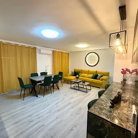 La Luna By The Sea *