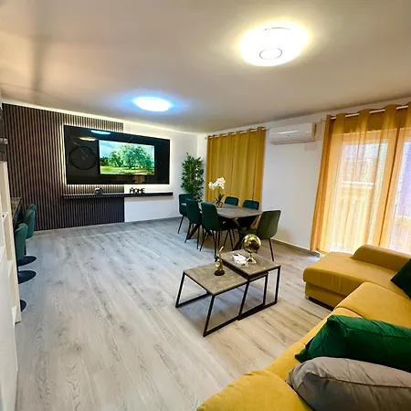 La Luna By The Sea شقة *