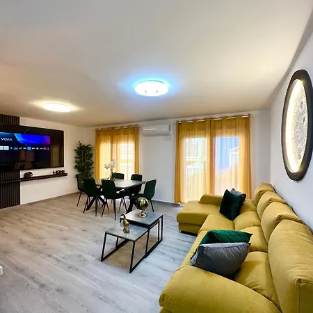 La Luna By The Sea * لقنت