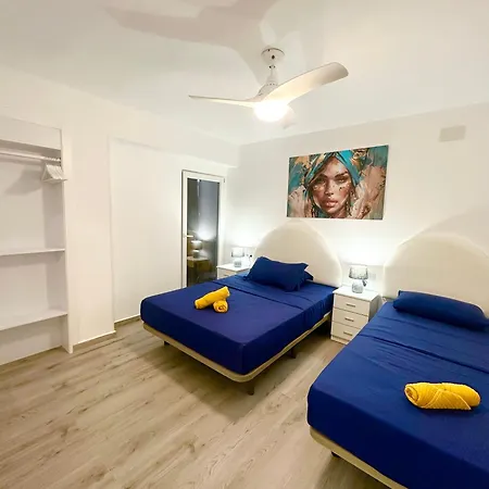 La Luna By The Sea لقنت