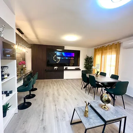Apartament La Luna By The Sea *